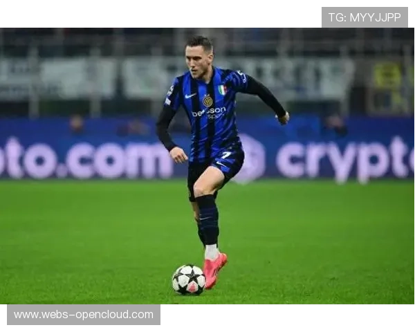 国米客场2-0克雷莫内塞，劳塔罗、泽林斯基建功，联赛四连胜领跑